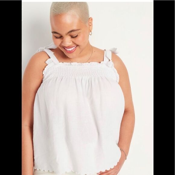 Old Navy Smocked Linen Blend Swing Top - Picture 1 of 9